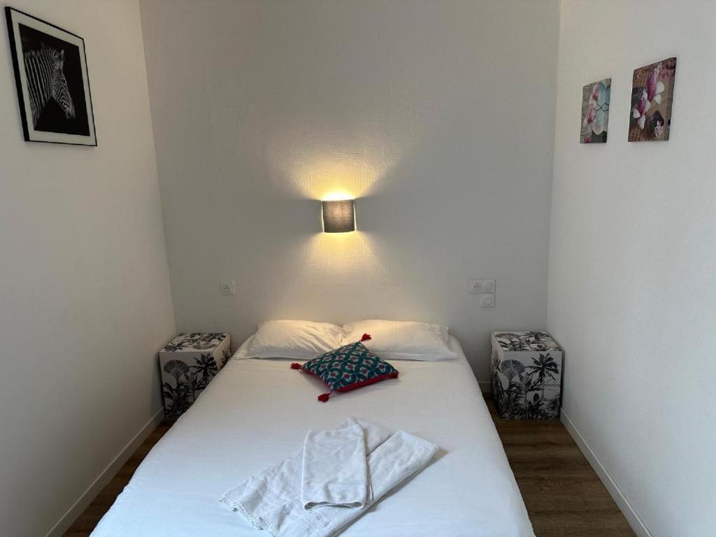 Hotel De Nantes La Bernerie-en-Retz Bagian luar foto